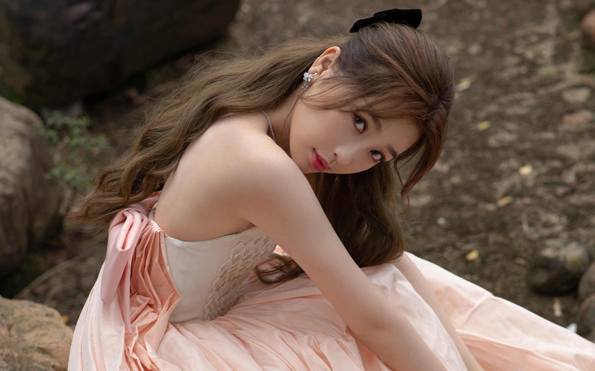 中国足球行业标准化体系不断完善，行业门槛持续提升，足球执行标准