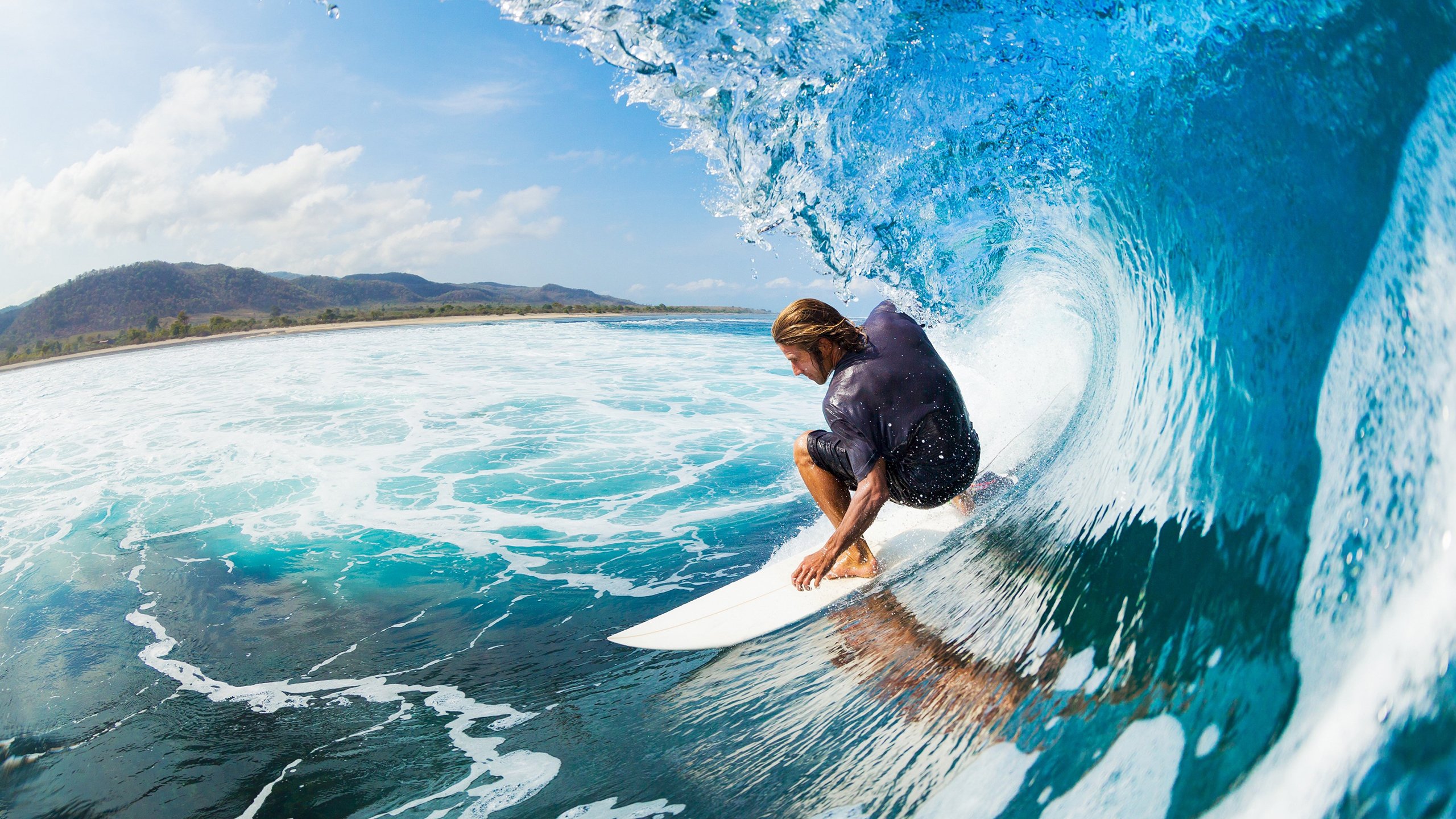 德国骑手格里高利·瓦特莱特在2024年国际马术联合会障碍赛世界巡回赛中以“Maximus”马匹获得个人第五名，展现坚韧精神。