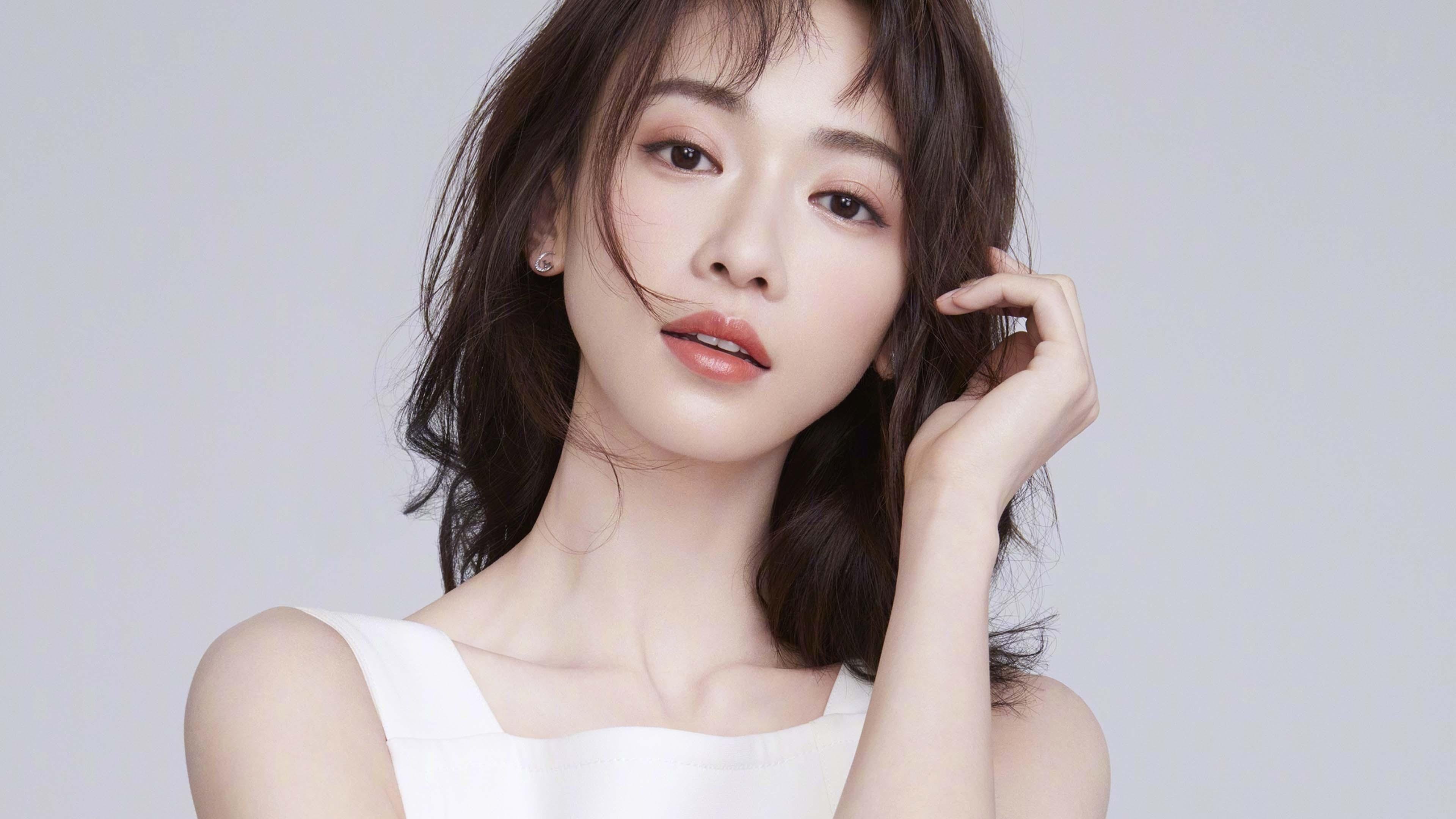 爱游戏体育（AYX）官方APP下载-教练组开发战术手册供队员赛前复习提高战术执行精准性，篮球教练战术板怎么用